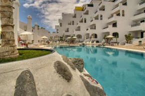 Lovely 2-Bed Apartment & jacuzzi Terrace & pool
